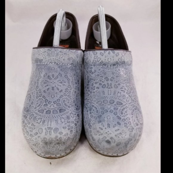 DANSKO XP PROFESSIONAL STAPLED CLOGS  BLUE TOOLED LEATHER PAISLEY FLORAL 38/7 - Picture 1 of 8